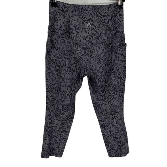 Athleta SALUTATION STASH POCKET II CAPRI LEOPARD Gray Lavender XSP - Picture 6 of 10